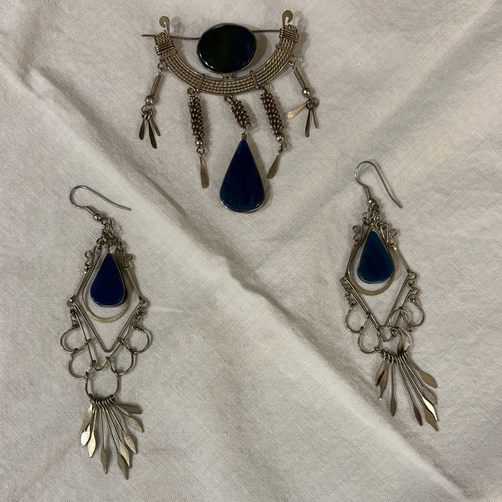 Boho Vintage Silvertone & Blue Stone (Agate?) Chandelier Dangle Earrings & Pin